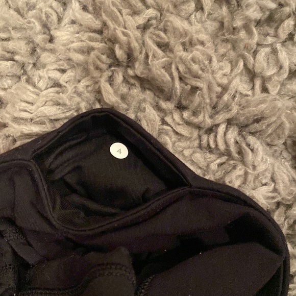 Lululemon yoga pants, great condition and barley worn - Picture 3 of 4